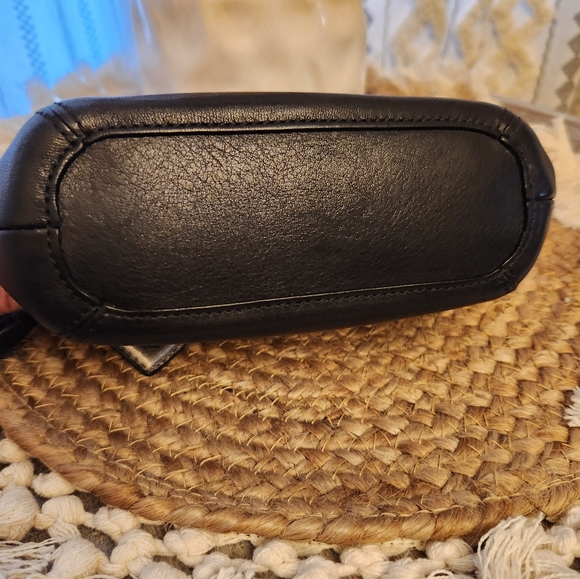 Adorable COACH black Leather Mini Baguette Handbag - Picture 3 of 4